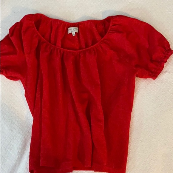 Red puff sleeve blouse - Picture 2 of 3